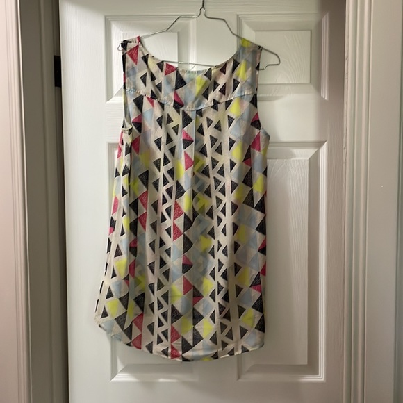 Tribal long sleeveless top - Picture 3 of 4